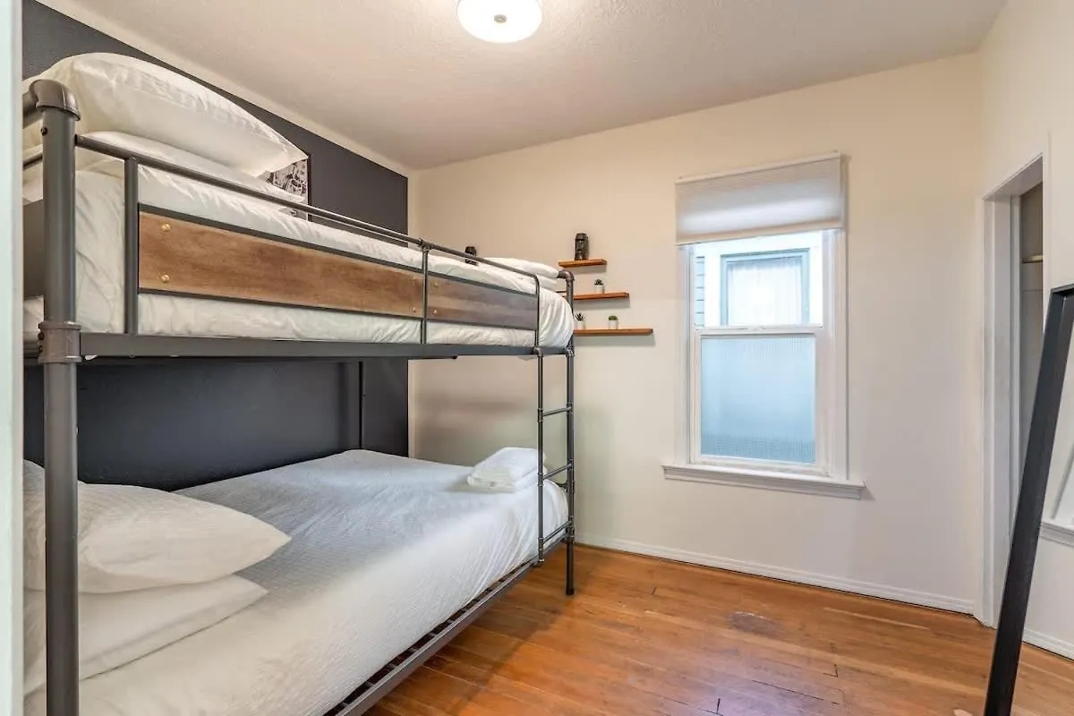 Hébergement de vacances Stay Portland - Enchanting Old Portland Home - 92 Walkscore